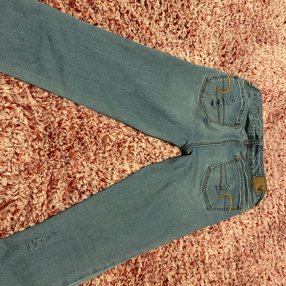 Distressed American Eagle Jeans - Picture 3 of 4
